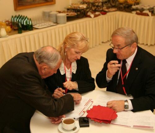 f64000bff90e35789672a8a908c70838