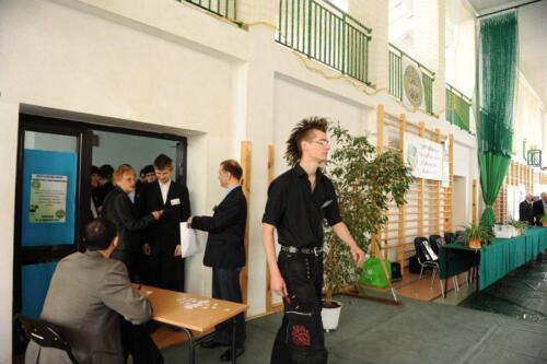 09682f54890e640a5eac84f966eb4180